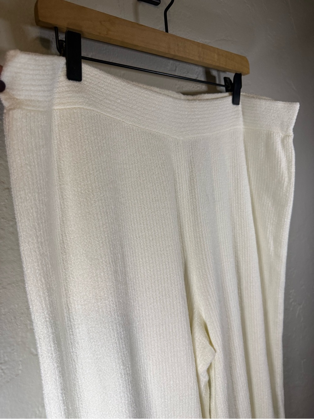 Barefoot Dreams Cream Ribbed Wide-Leg Cropped Pants - Picture 4 of 10